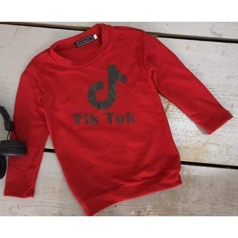 Stoere rood sweater dress van tik tok 