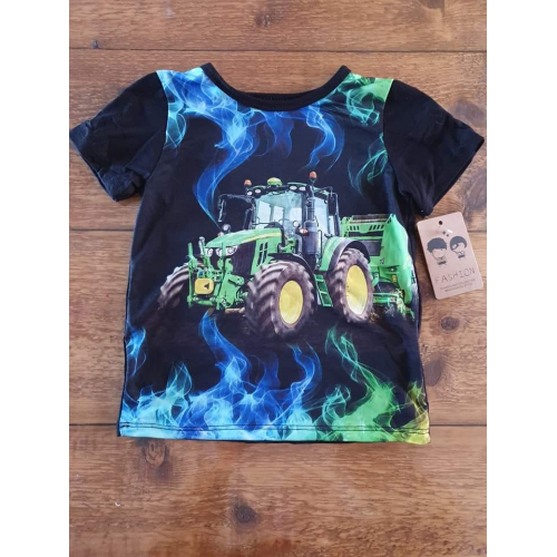 T/shirt met tractor erop Z/B T/shirt met tractor erop Z/B