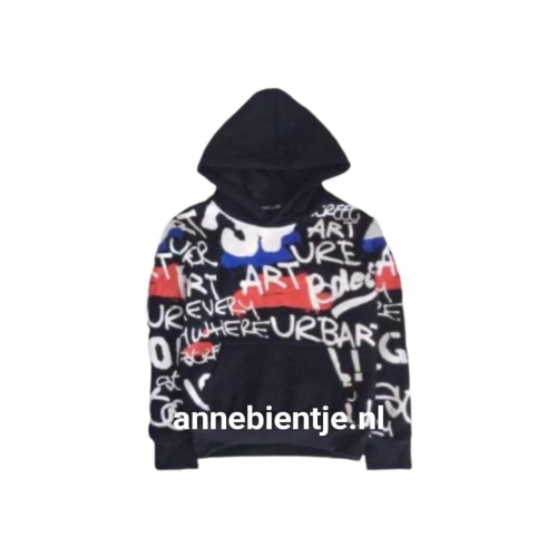 Stoere hoody in coole all over print en met fijne kangaroozak aan de voortkant